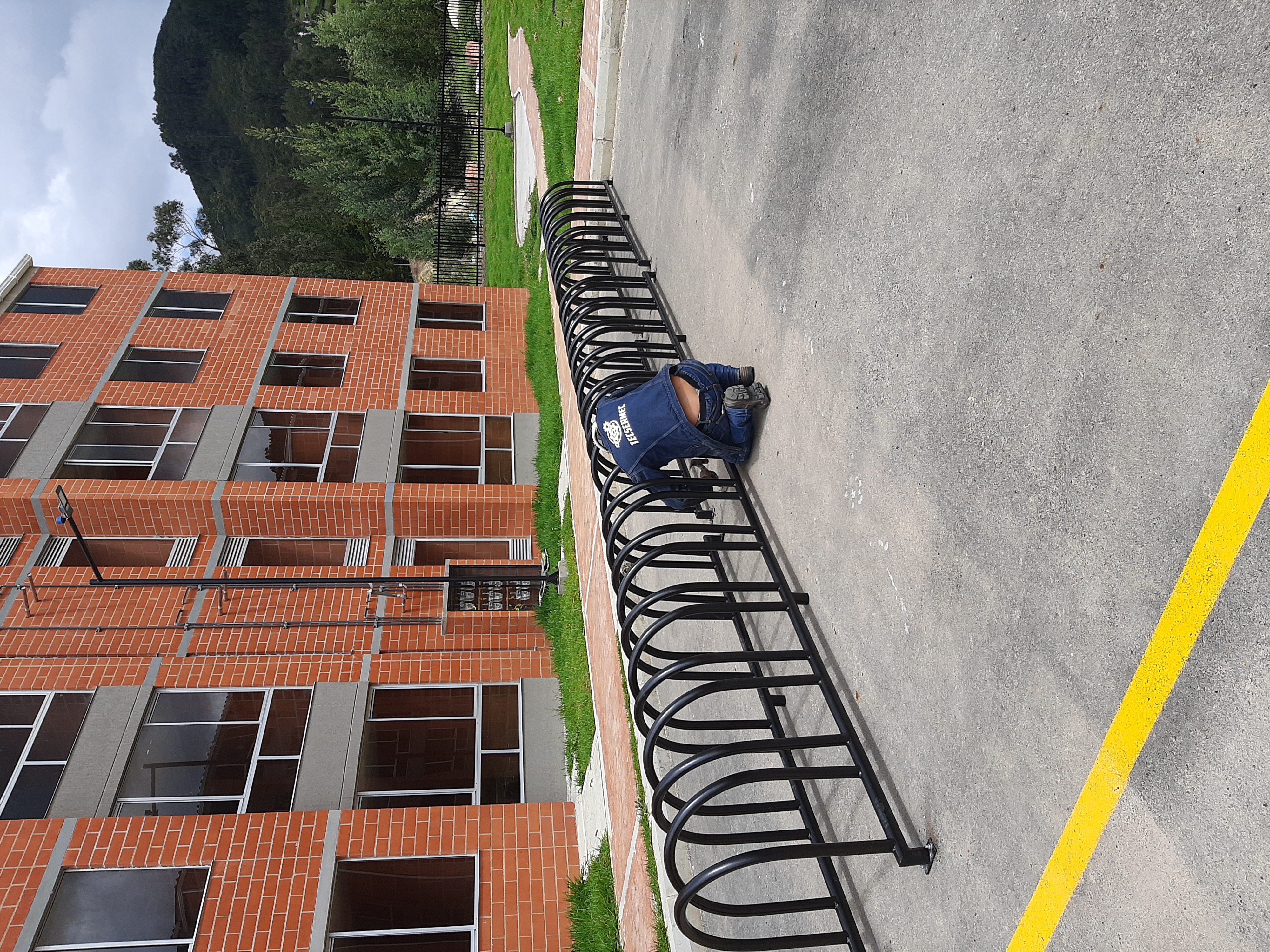 Bicicleteros modulares y certificados — proyecto 3