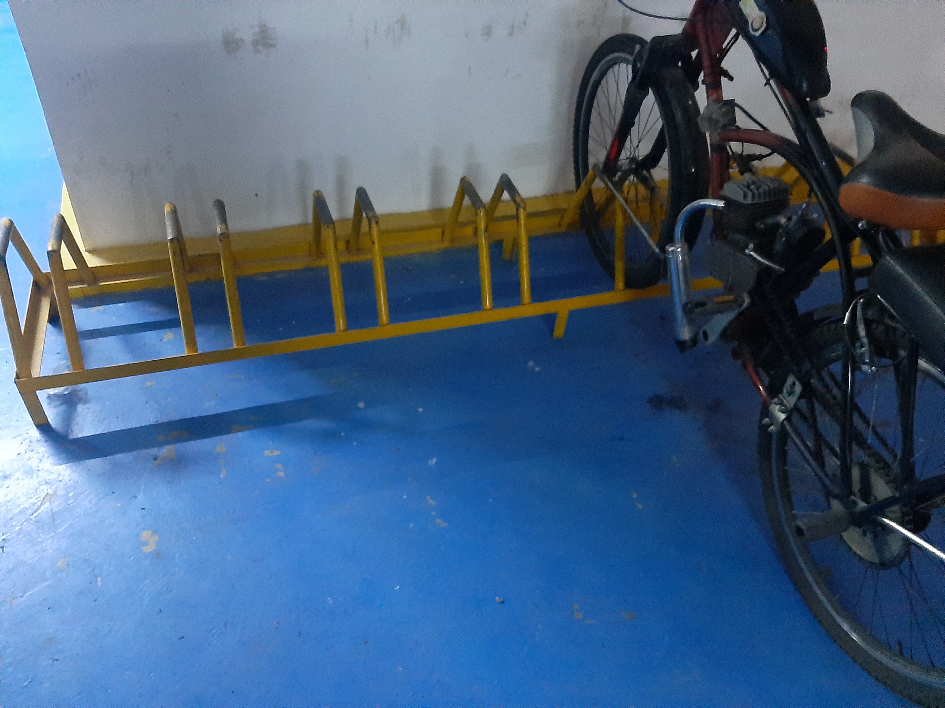 Bicicleteros modulares y certificados — proyecto 9