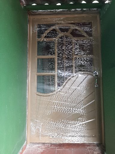 Puertas metálicas de alto desempeño — proyecto 4
