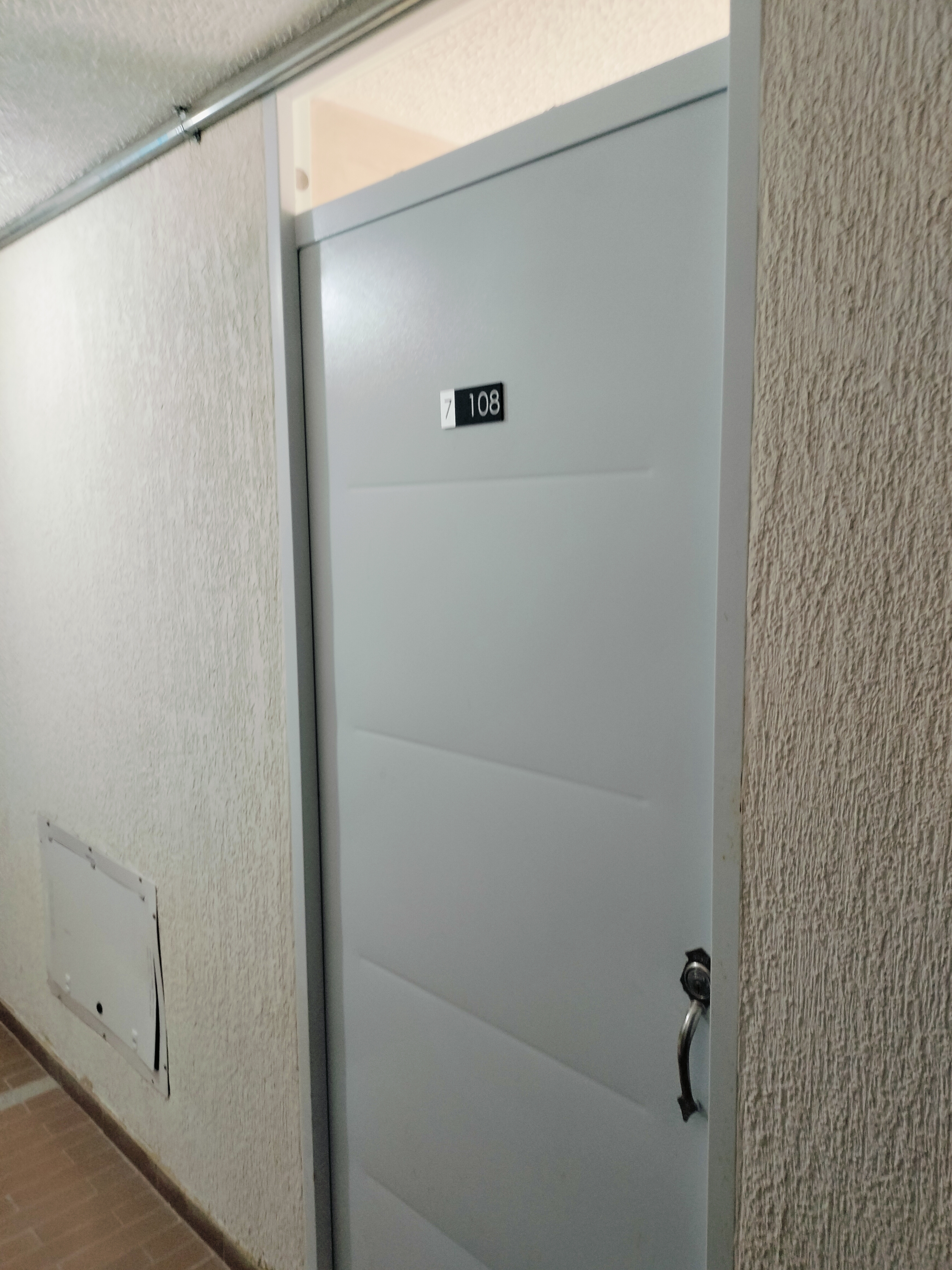 Puertas metálicas de alto desempeño — proyecto 41